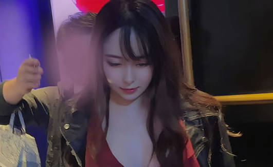 怪兽17期 酒吧艳遇明星级SSS美女