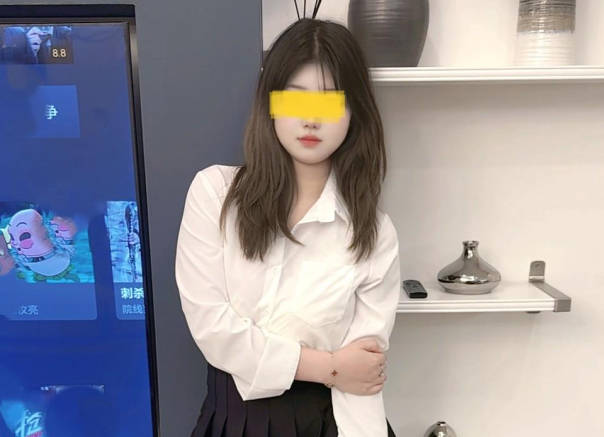 重金邀请18岁巨乳台球助教性感撩人