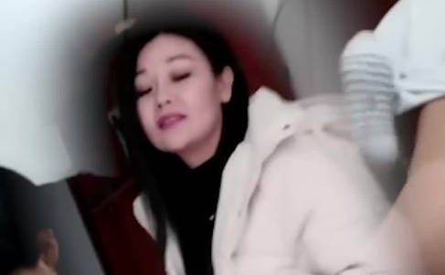 郊区美熟女徐娘半老-goporno