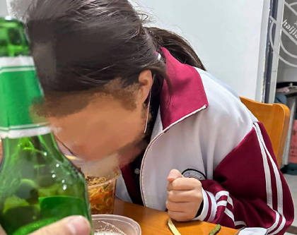 小可爱喷了好多萝莉第二次