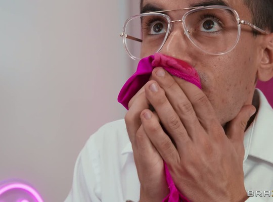 BRAZZERS2025-01-22哥特与极客的奇妙邂逅